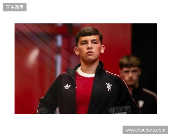 曼联青训教练：莱西踢球心智愈发成熟，跟一线队训练提升了他